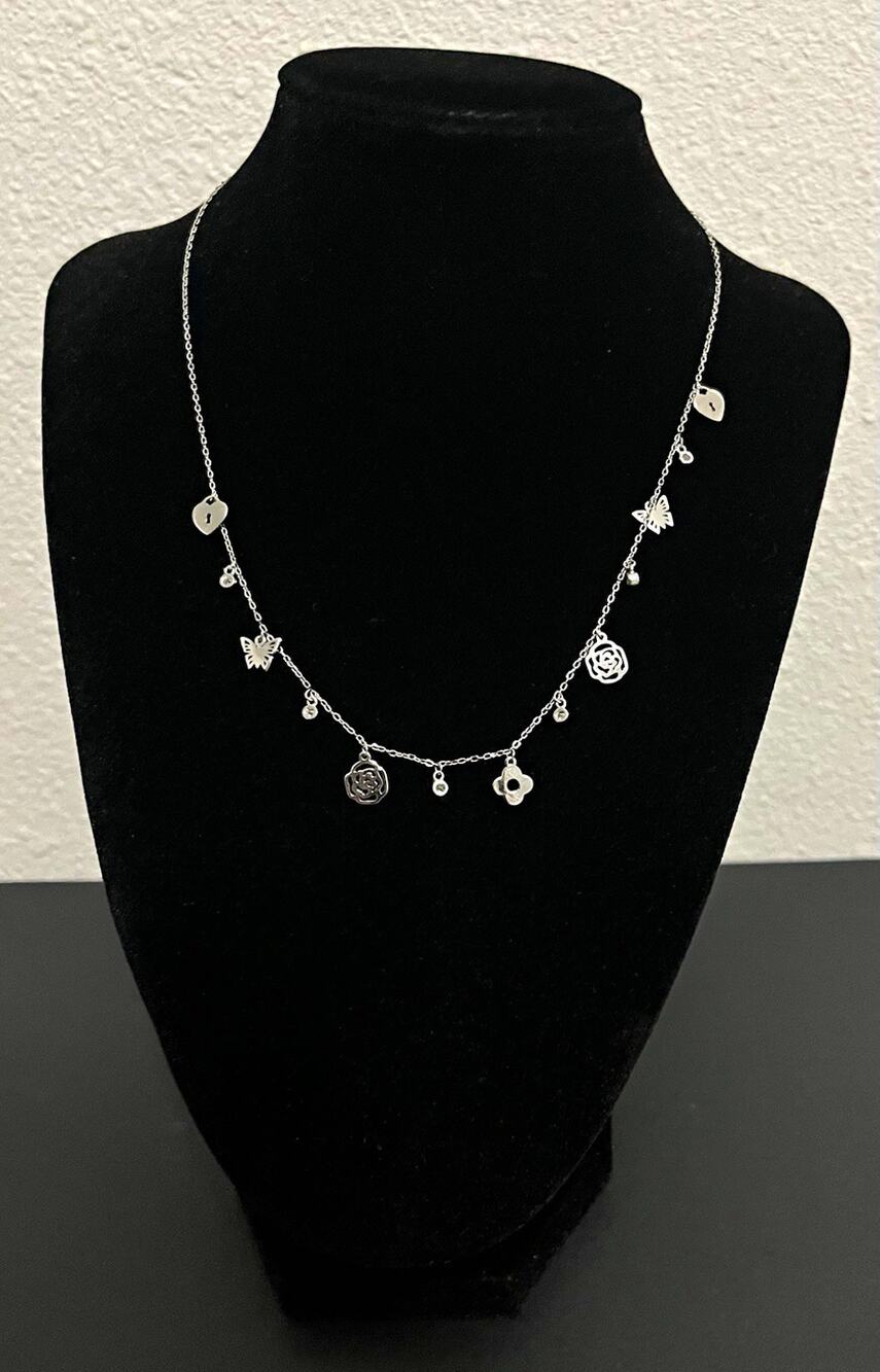 Silver Tone Oval Link Chain Necklace Nature Charm Dangles Lobster 18 in No Stone